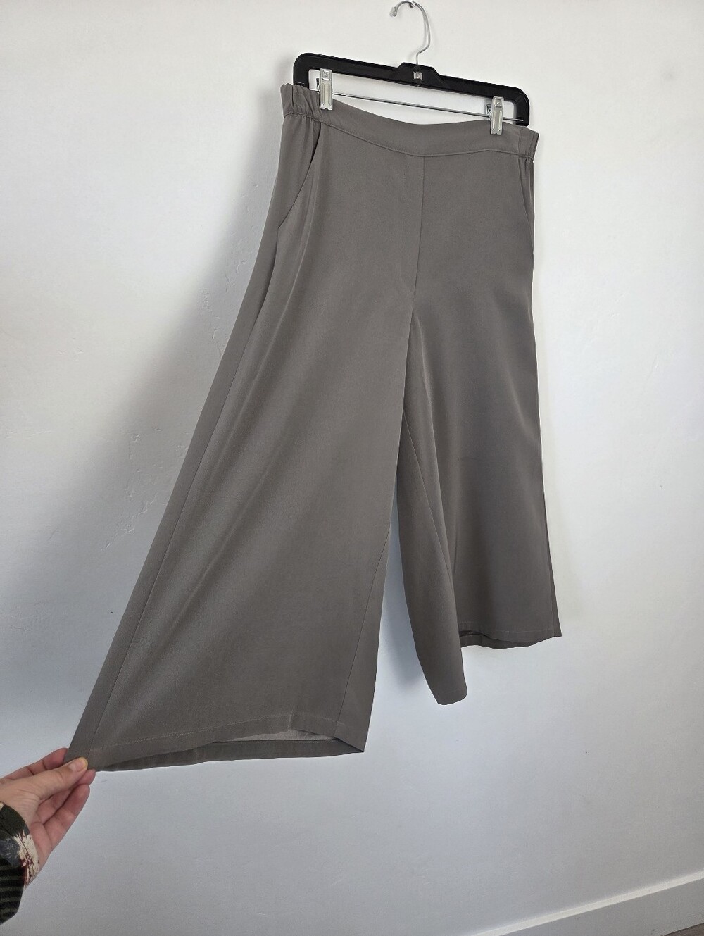 Elaine Kim 100% Silk Wide Leg Cropped Pants Lightweight Gray Pull On Large